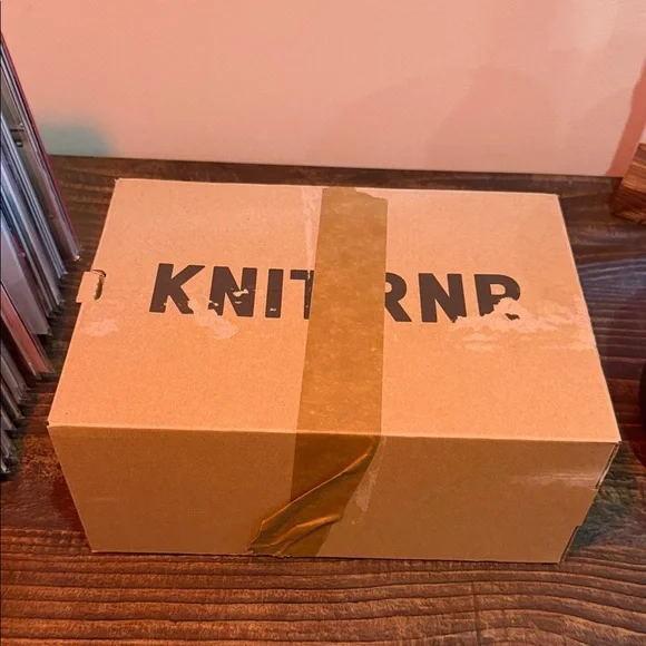 Adidas Yeezy Knit RNR Fade Onyx 10 - Picture 8 of 10